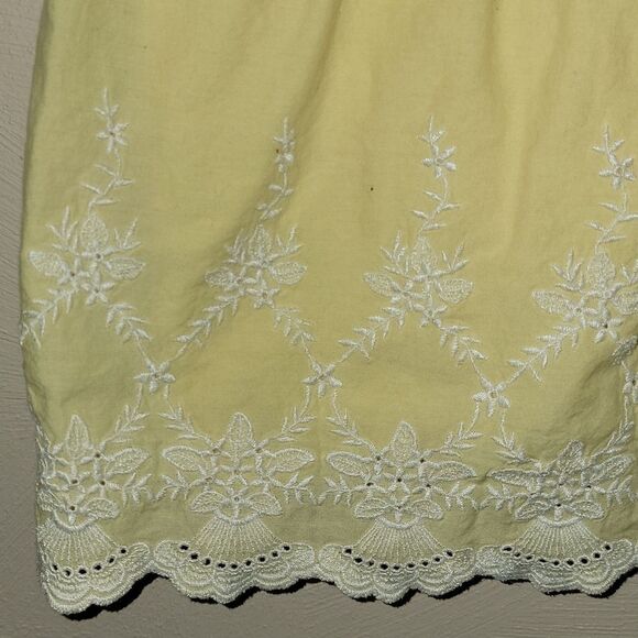 GIRL'S GAP YELLOW SUNDRESS WITH FLORAL EMBROIDERY ON SCALLOPED HEM, SIZE 5 - Picture 4 of 9